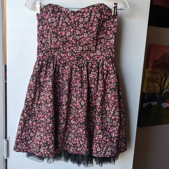 Sound & Matter Dresses & Skirts - Sound & Matter Floral Strapless Skater Dress Size Medium